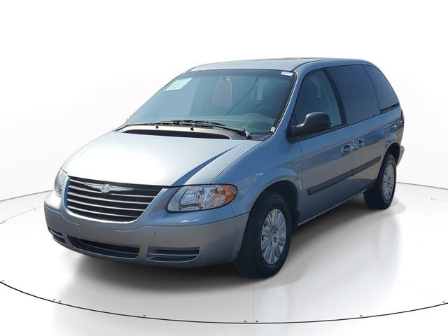 2005 Chrysler Town & Country Base