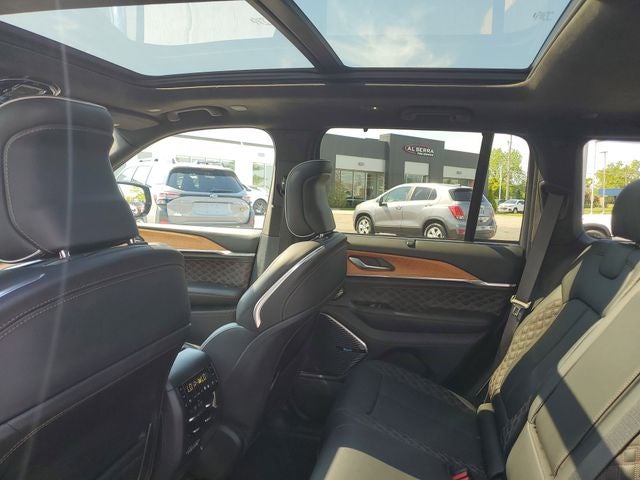 2023 Jeep Grand Cherokee Summit Reserve