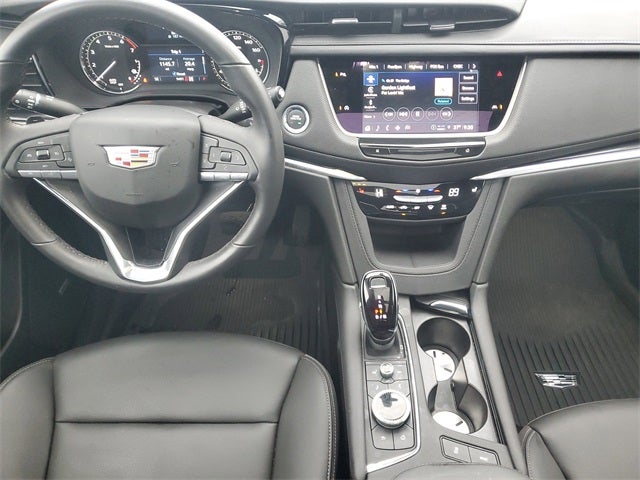 2025 Cadillac XT6 Luxury