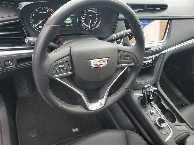 2024 Cadillac XT6 Luxury