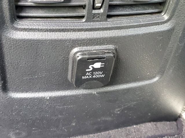 2017 Nissan Titan SL