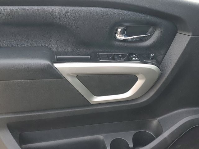 2017 Nissan Titan SL