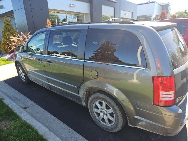 2010 Chrysler Town & Country Touring