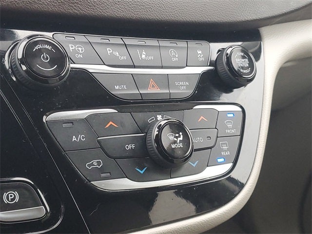 2019 Chrysler Pacifica Touring L