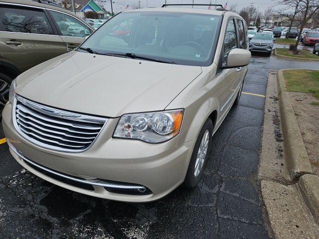 2016 Chrysler Town & Country Touring