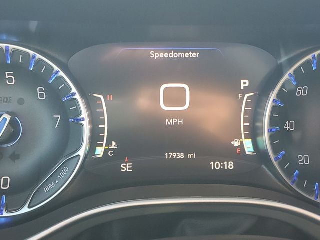 2025 Chrysler Pacifica Select