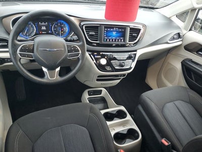 2020 Chrysler Voyager LX