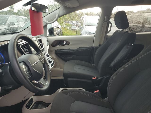 2020 Chrysler Voyager LX