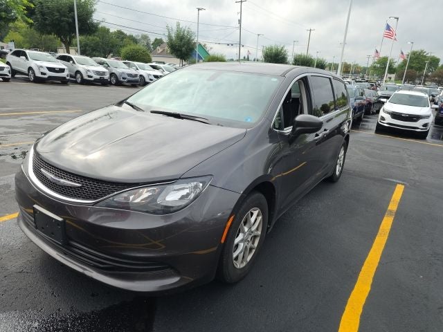 2020 Chrysler Voyager LX