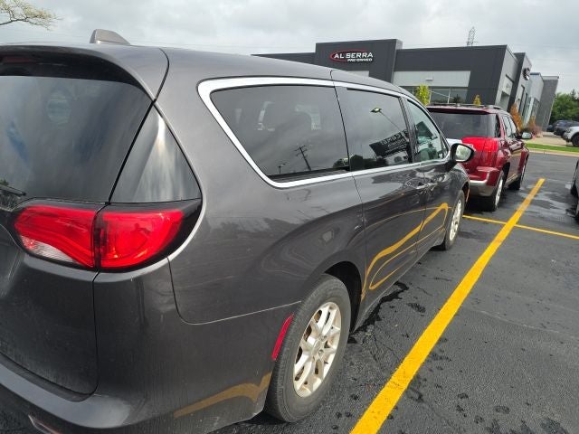2020 Chrysler Voyager LX