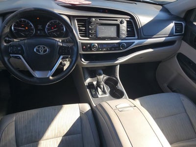 2014 Toyota Highlander LE Plus V6