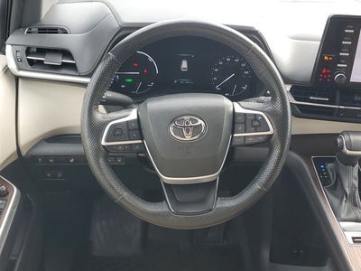 2024 Toyota Sienna LE 8 Passenger