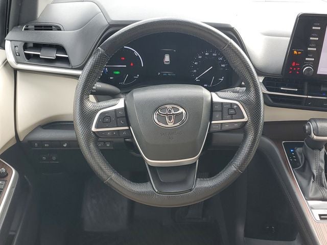 2024 Toyota Sienna LE 8 Passenger