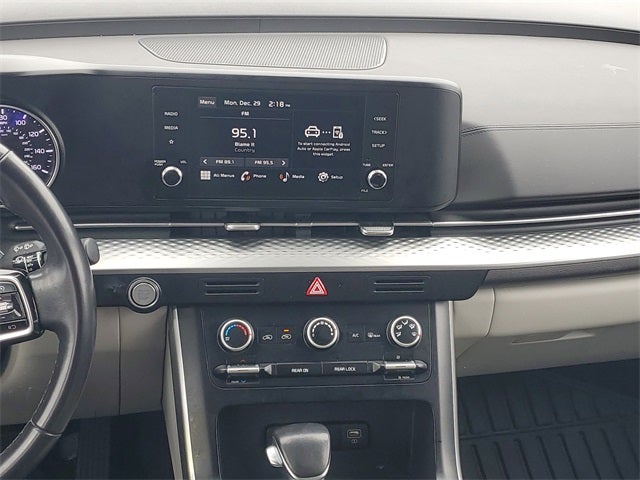 2024 Kia Carnival LX